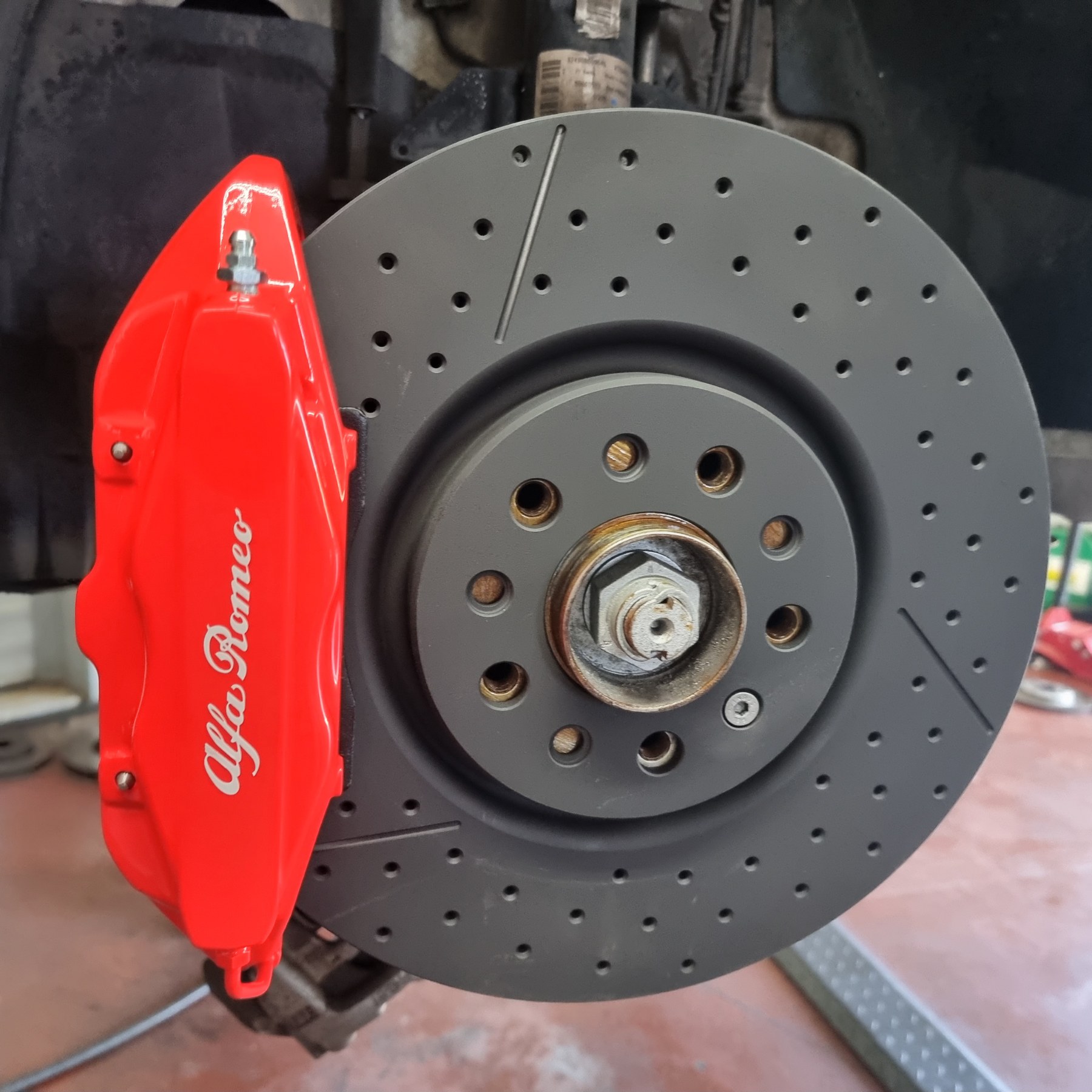 HyperBrake Motorsport Front 4pot Big Brake Kit without calipers for Alfa Romeo Brera for Brembo calipers from Alfa Romeo 159 TBi/Renault Megane RS and monoblock brake discs 330x28mm - Image 4