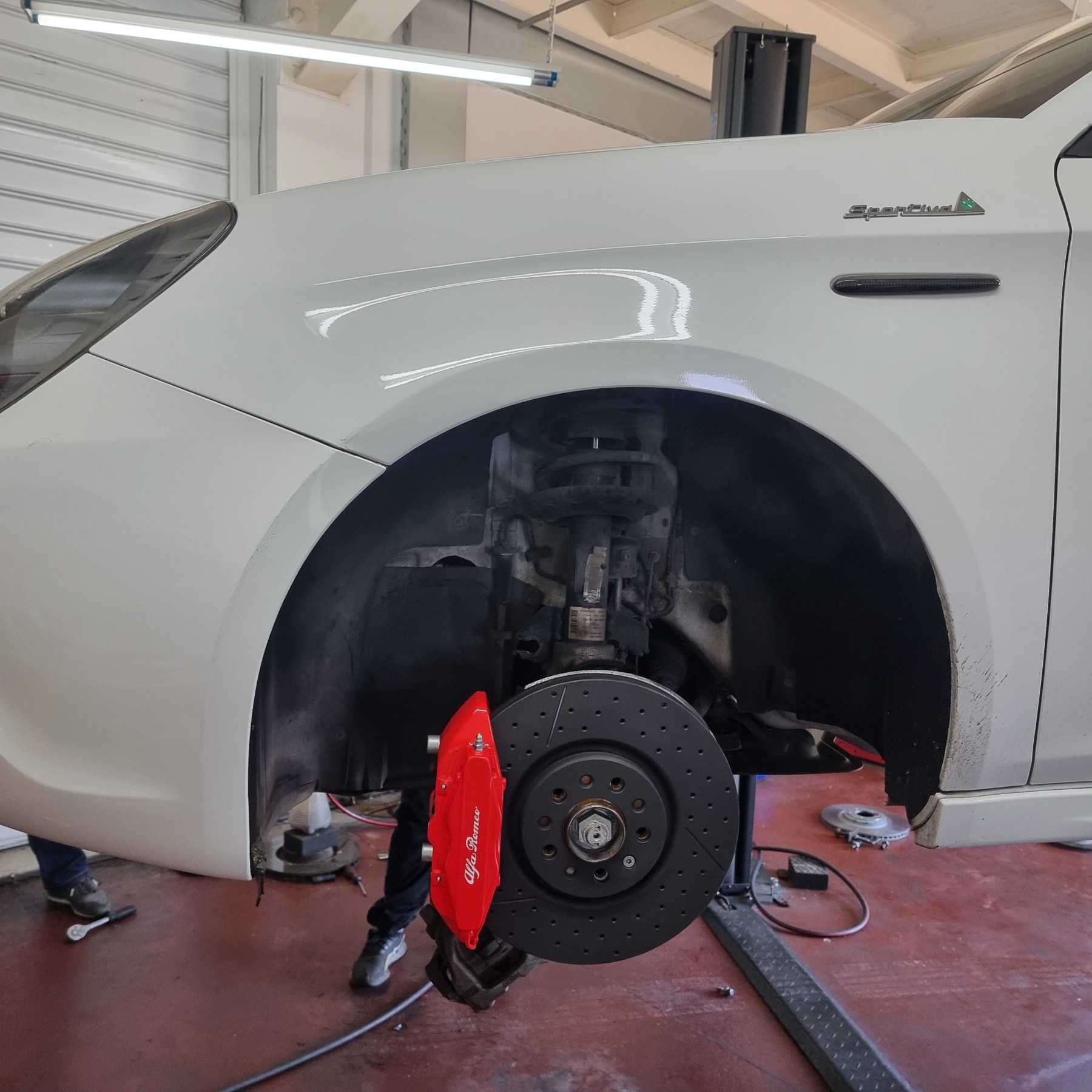 HyperBrake Motorsport Front 4pot Big Brake Kit without calipers for Alfa Romeo Giulietta(940) for Brembo 4pot calipers from Alfa Romeo 159 TBi / Renault Megane RS and monoblock brake discs 330x28mm - Image 6